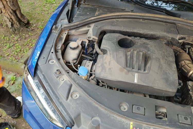 Used Wey VV7 2017 2.0T Flagship Model Engine Bay Right