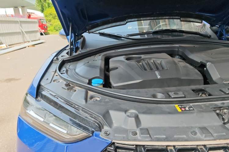 Used Wey VV7 2017 2.0T Flagship Model Engine Bay Right