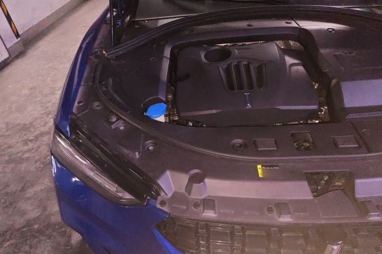Used Wey VV7 2017 2.0T Ultra-Luxury Version Engine Bay Right