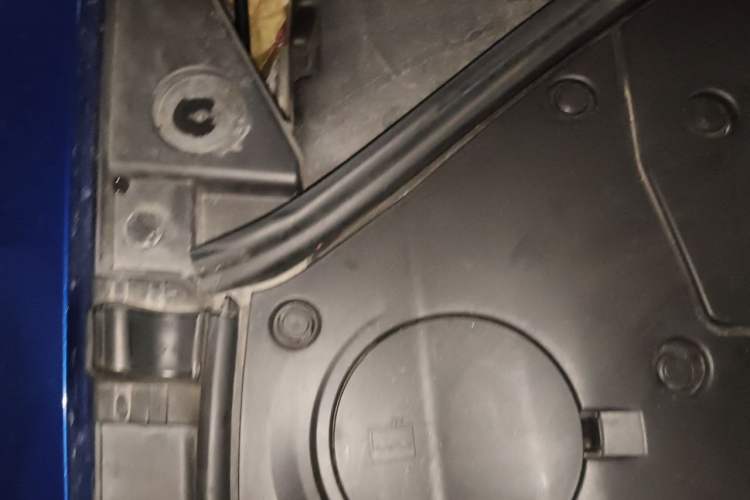 Used Wey VV7 2017 2.0T Ultra-Luxury Version Engine Bay Right