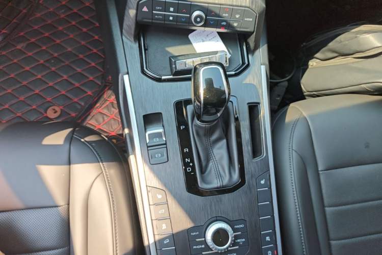 Used Wey VV7 2017 2.0T Ultra-Luxury Version Gear Lever