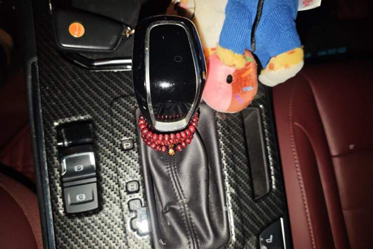 Used Wey VV7 2017 2.0T Flagship Model Gear Lever