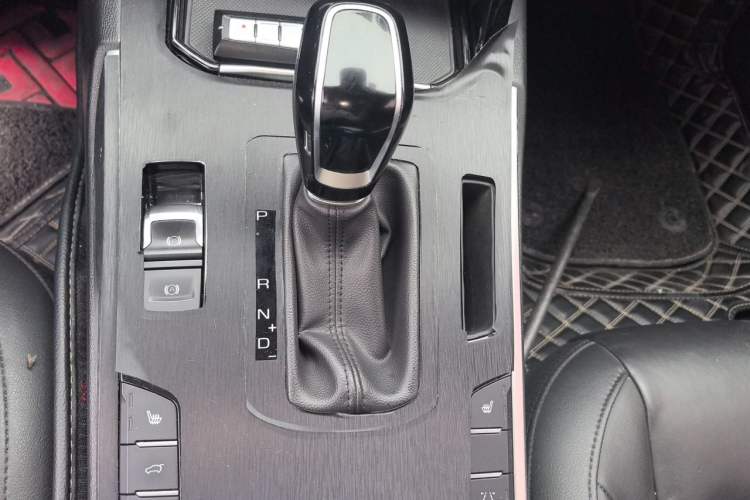Used Wey VV7 2017 2.0T Flagship Model Gear Lever