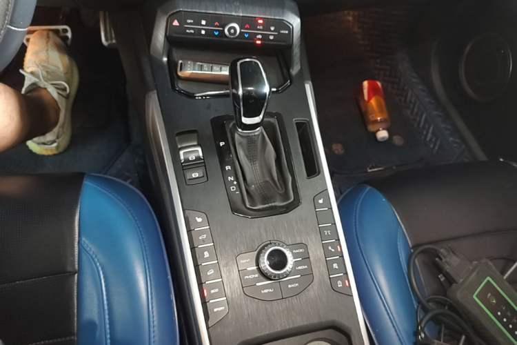 Used Wey VV7 2017 2.0T Flagship Model Gear Lever