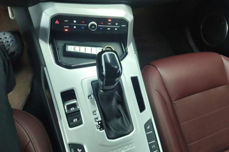 Used Wey VV7 2017 2.0T Flagship Model Gear Lever