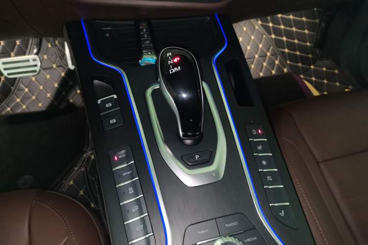 Used Wey VV7 2017 2.0T Flagship Model Gear Lever
