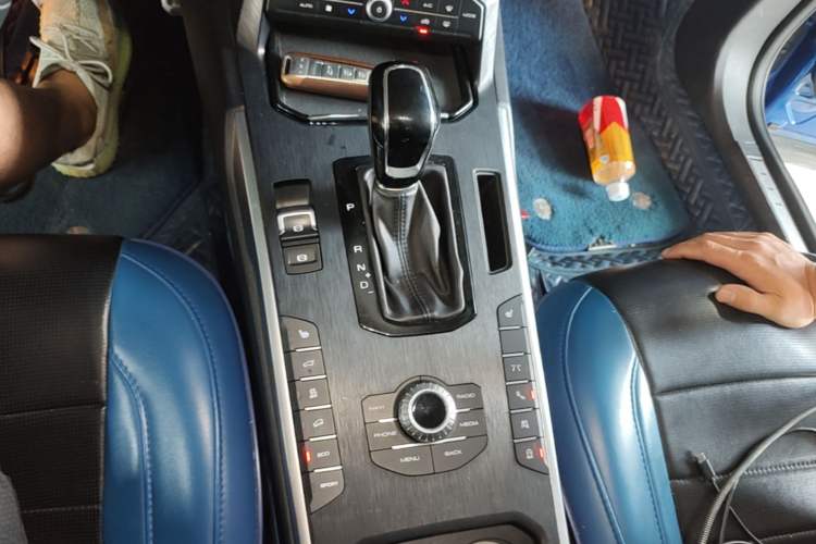 Used Wey VV7 2017 2.0T Flagship Model Gear Lever