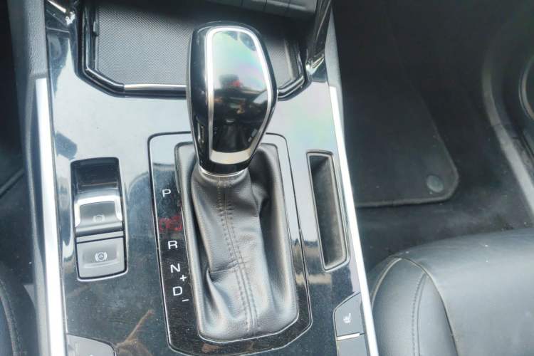 Used Wey VV7 2017 2.0T Flagship Model Gear Lever