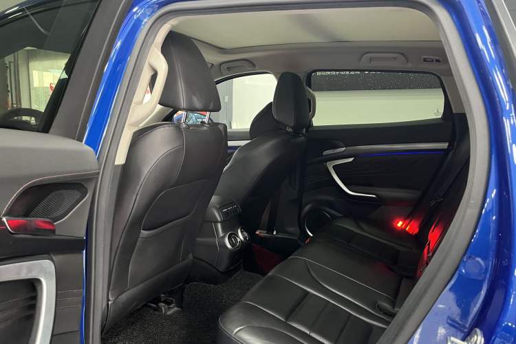 Used Wey VV7 2017 2.0T Flagship Model Interior 3