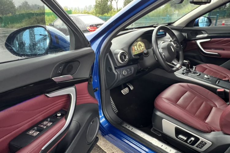 Used Wey VV7 2017 2.0T Flagship Model Interior 4