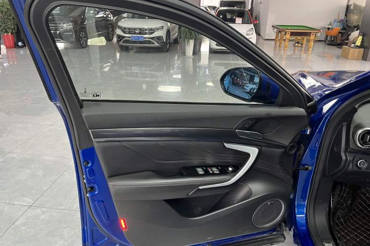 Used Wey VV7 2017 2.0T Flagship Model Interior 6