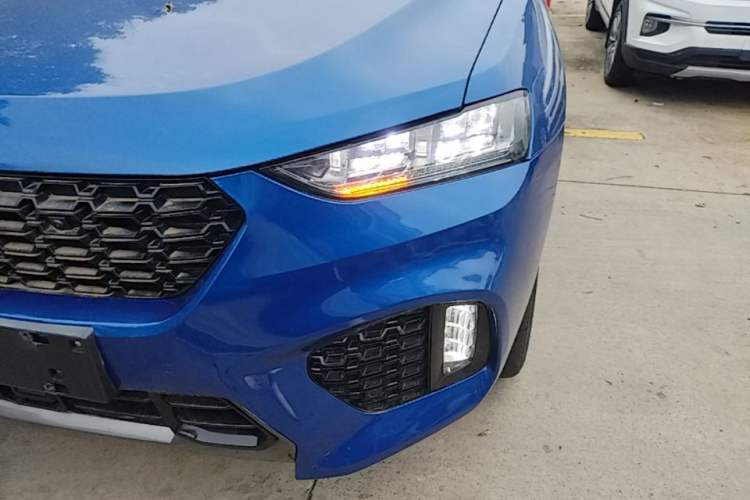 Used Wey VV7 2017 2.0T Luxury Model Left Front Headlight