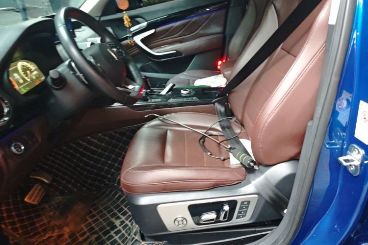 Used Wey VV7 2017 2.0T Flagship Model Left Front Seat