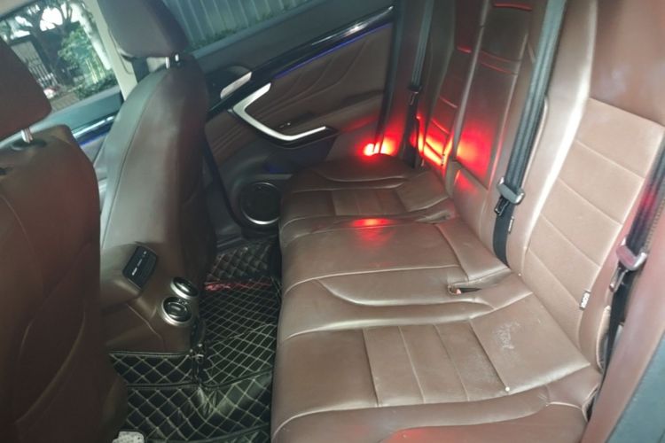 Used Wey VV7 2017 2.0T Flagship Model Left Rear Seat