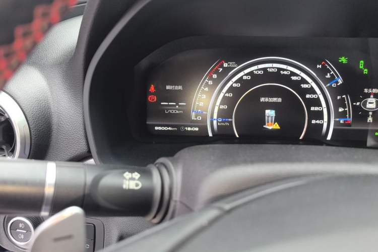 Used Wey VV7 2017 2.0T Flagship Model Odometer Close Up