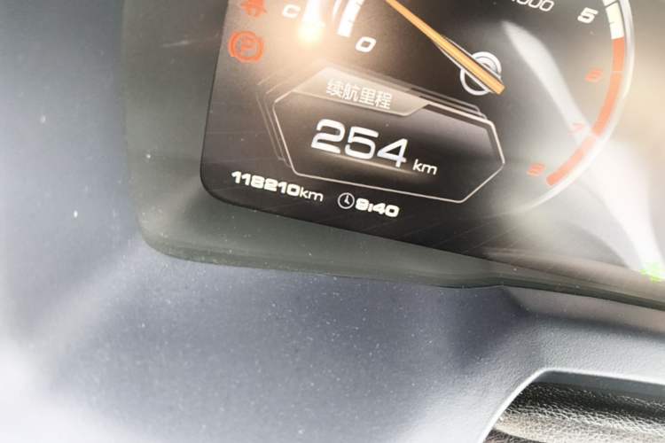 Used Wey VV7 2017 2.0T Flagship Model Odometer Close Up