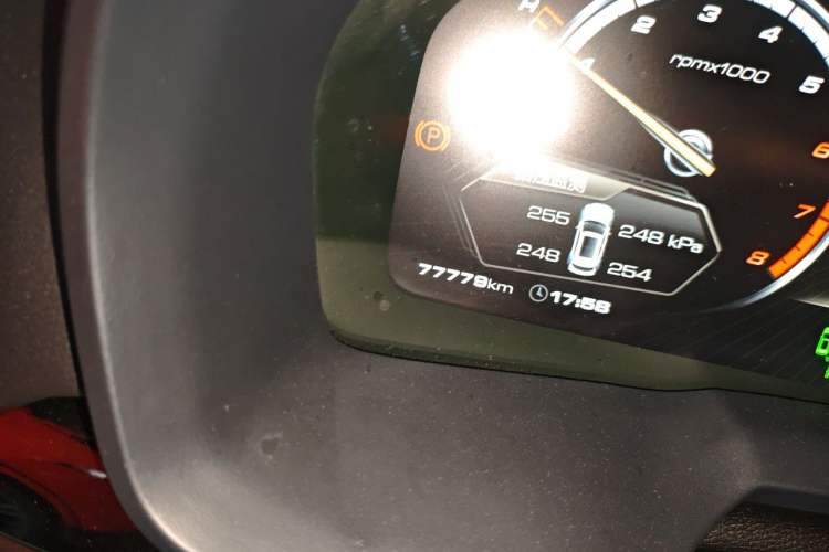 Used Wey VV7 2017 2.0T Flagship Model Odometer Close Up