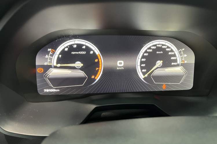 Used Wey VV7 2017 2.0T Flagship Model Odometer Close Up