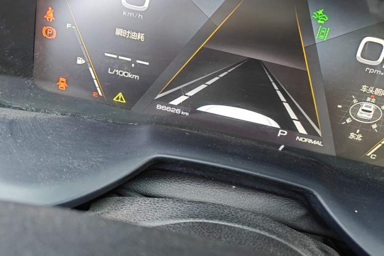 Used Wey VV7 2017 2.0T Flagship Model Odometer Close Up