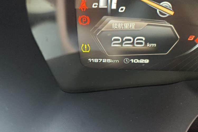 Used Wey VV7 2017 2.0T Flagship Model Odometer Close Up