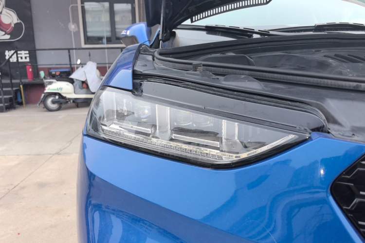 Used Wey VV7 2017 2.0T Flagship Model Right Front Headlight
