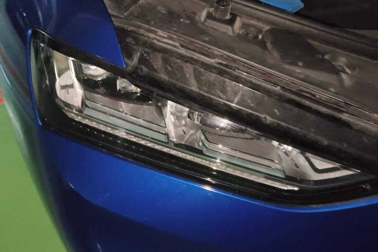 Used Wey VV7 2017 2.0T Ultra-Luxury Version Right Front Headlight