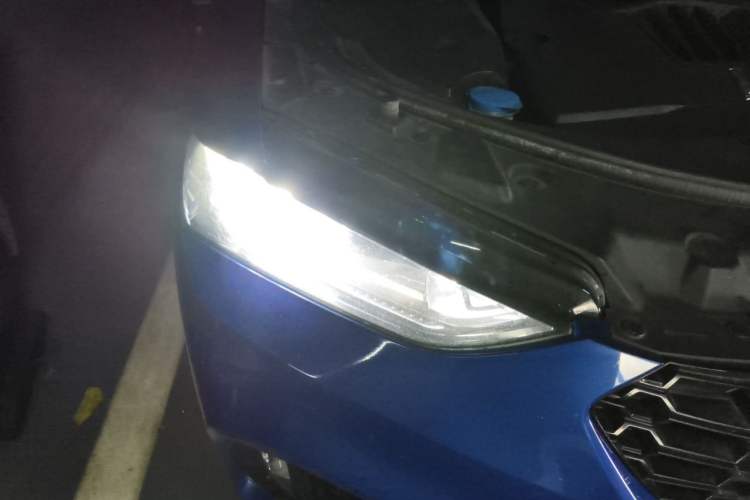 Used Wey VV7 2017 2.0T Flagship Model Right Front Headlight