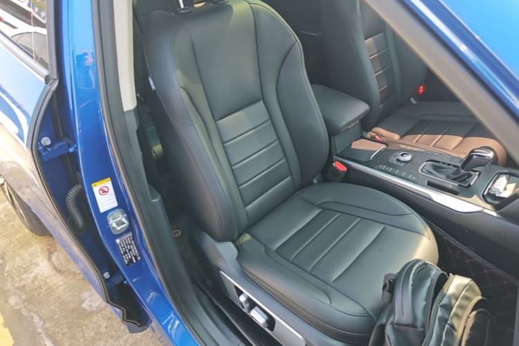 Used Wey VV7 2017 2.0T Ultra-Luxury Version Right Front Seat