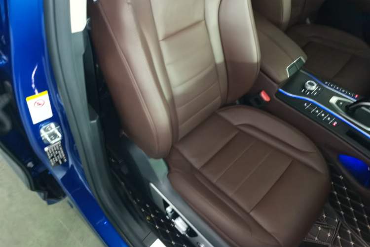 Used Wey VV7 2017 2.0T Flagship Model Right Front Seat