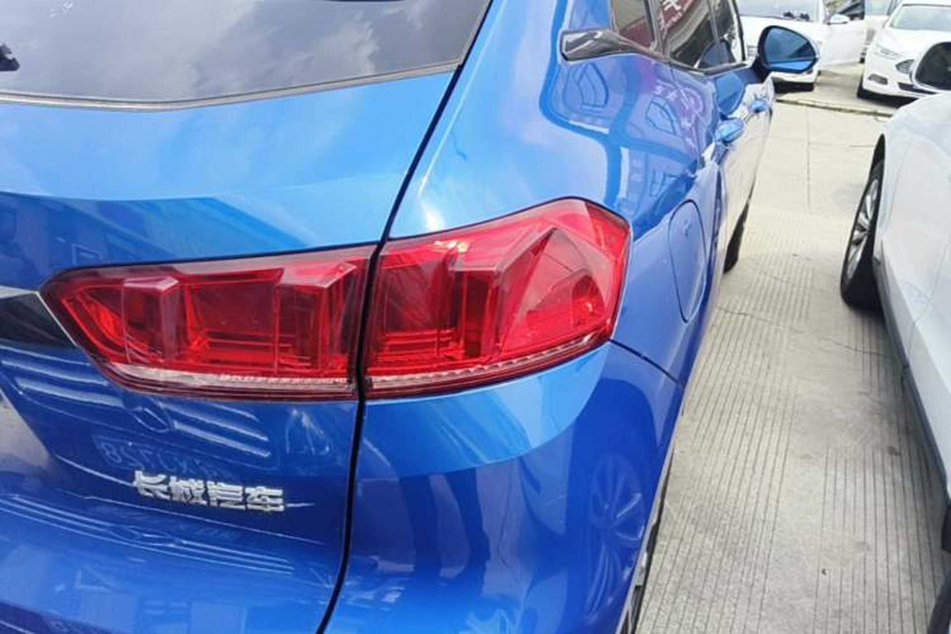 Used Wey VV7 2017 2.0T Ultra-Luxury Version Right Rear Taillight
