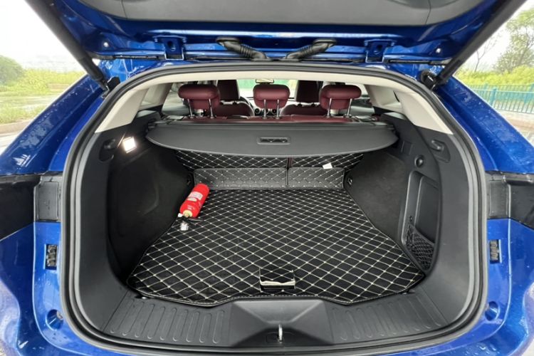 Used Wey VV7 2017 2.0T Flagship Model Trunk