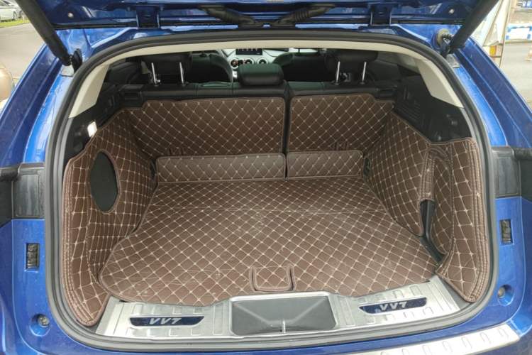 Used Wey VV7 2017 2.0T Flagship Model Trunk