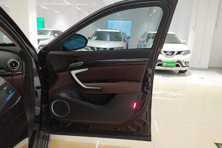 Used Wey VV7 2017 2.0T Flagship Model Right Front Door Interior