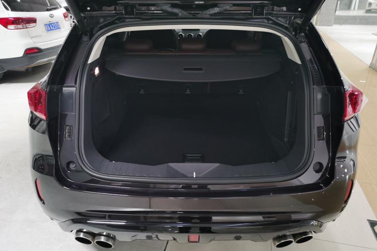 Used Wey VV7 2017 2.0T Flagship Model Trunk
