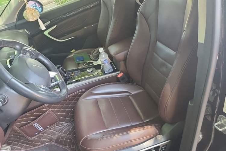 Used Wey VV7 2017 2.0T Flagship Model Left Front Seat