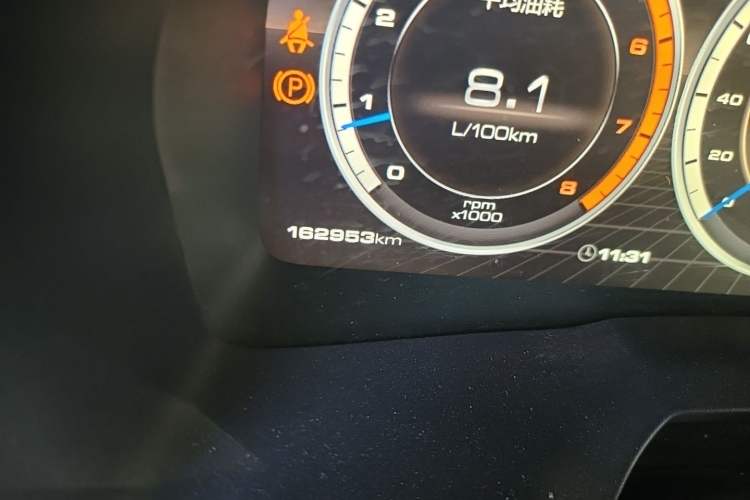 Used Wey VV7 2017 2.0T Flagship Model Odometer Close Up