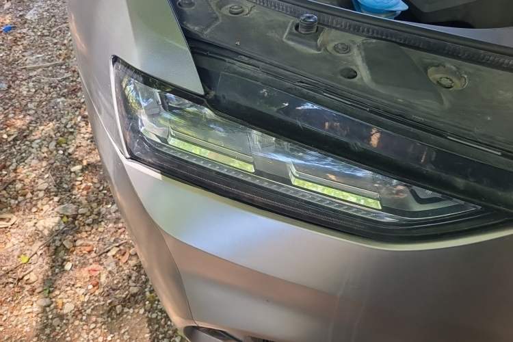 Used Wey VV7 2017 2.0T Flagship Model Right Front Headlight