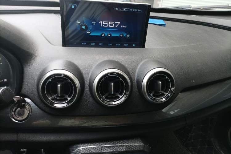 Used Wey VV7 2017 2.0T Flagship Model Audio And AC Panel