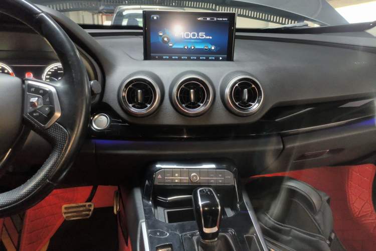 Used Wey VV7 2017 2.0T Flagship Model Audio And AC Panel