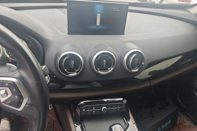 Used Wey VV7 2017 2.0T Flagship Model Audio And AC Panel
