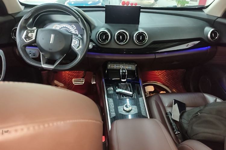 Used Wey VV7 2017 2.0T Flagship Model Center Console