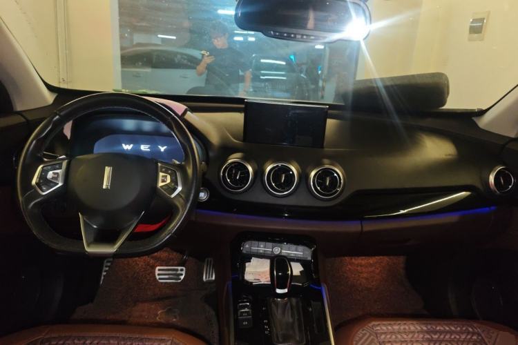 Used Wey VV7 2017 2.0T Flagship Model Center Console