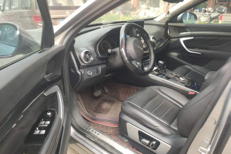 Used Wey VV7 2017 2.0T Ultra-Luxury Version Driver Seat