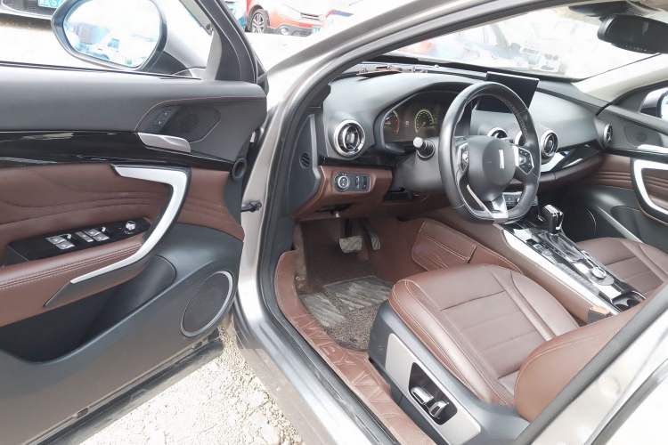Used Wey VV7 2017 2.0T Ultra-Luxury Version Driver Seat