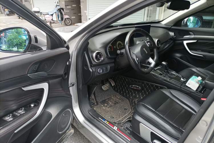 Used Wey VV7 2017 2.0T Flagship Model Driver Seat