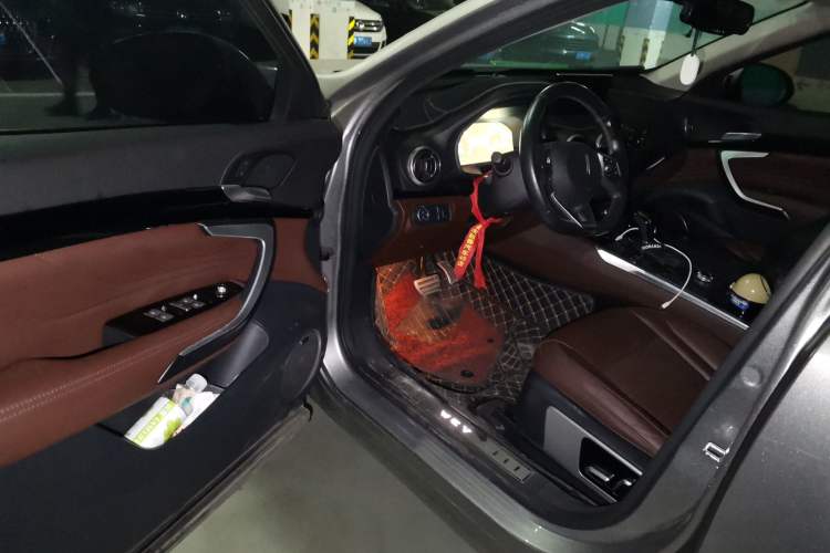Used Wey VV7 2017 2.0T Flagship Model Driver Seat