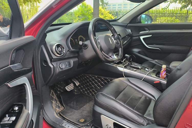 Used Wey VV7 2017 2.0T Flagship Model Driver Seat