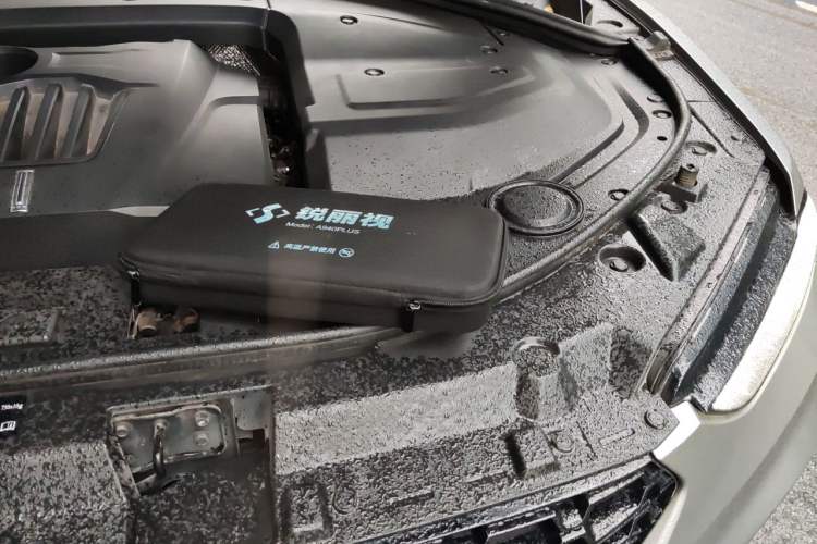 Used Wey VV7 2017 2.0T Flagship Model Engine Bay Left
