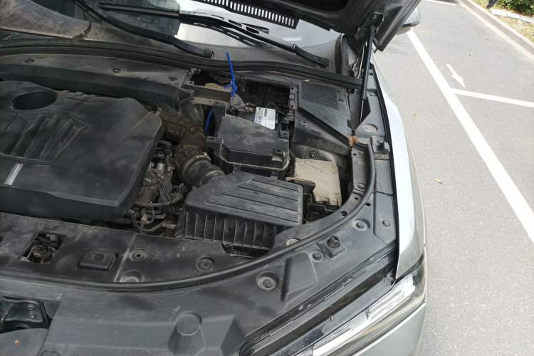 Used Wey VV7 2017 2.0T Flagship Model Engine Bay Left