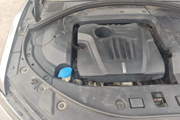 Used Wey VV7 2017 2.0T Flagship Model Engine Bay Right
